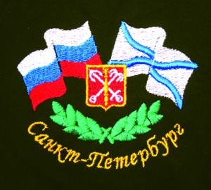 Ф-7-36 Футболка с вышивкой на груди Россия Санкт-Петербург (герб и флаги) черн.